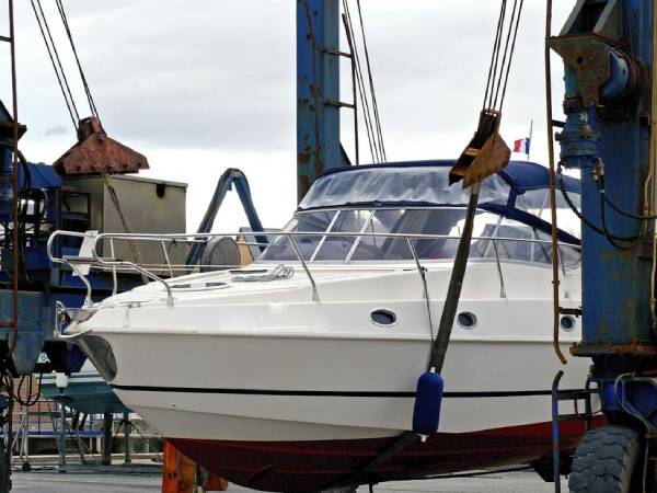 游艇吊的吊裝設備：游艇吊裝需要哪些設備和工具？